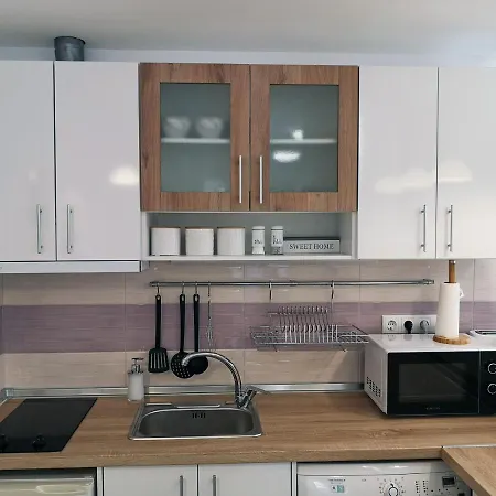 Comfortable Ground Floor Апартаменты *