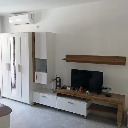 Comfortable Ground Floor Апартаменты *